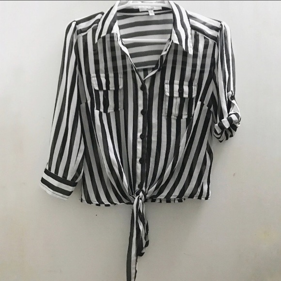 🆘 Sheer Black+White Button up - Picture 3 of 8